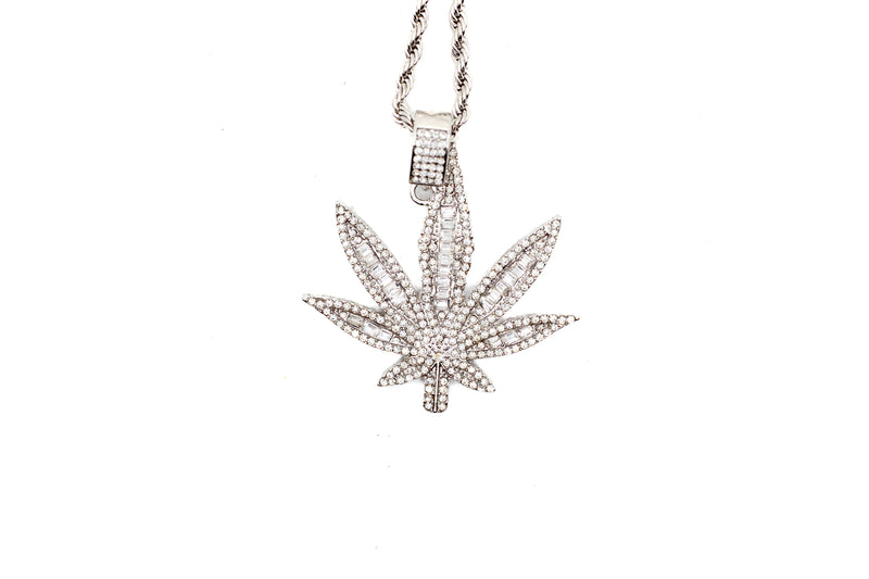 Embossed Leaf emblem pendant chain